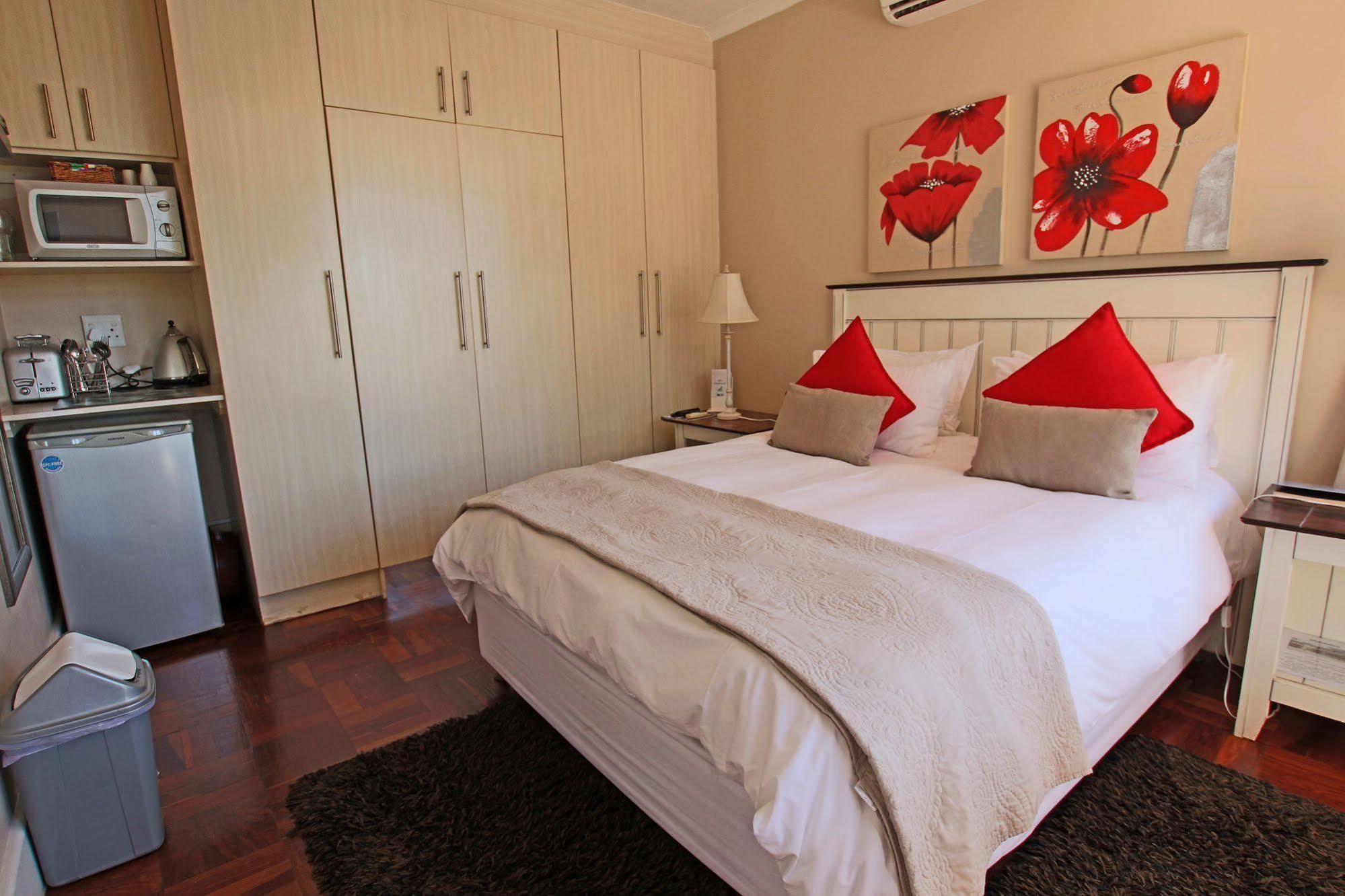 A&A Guesthouse Port Elizabeth Exterior foto