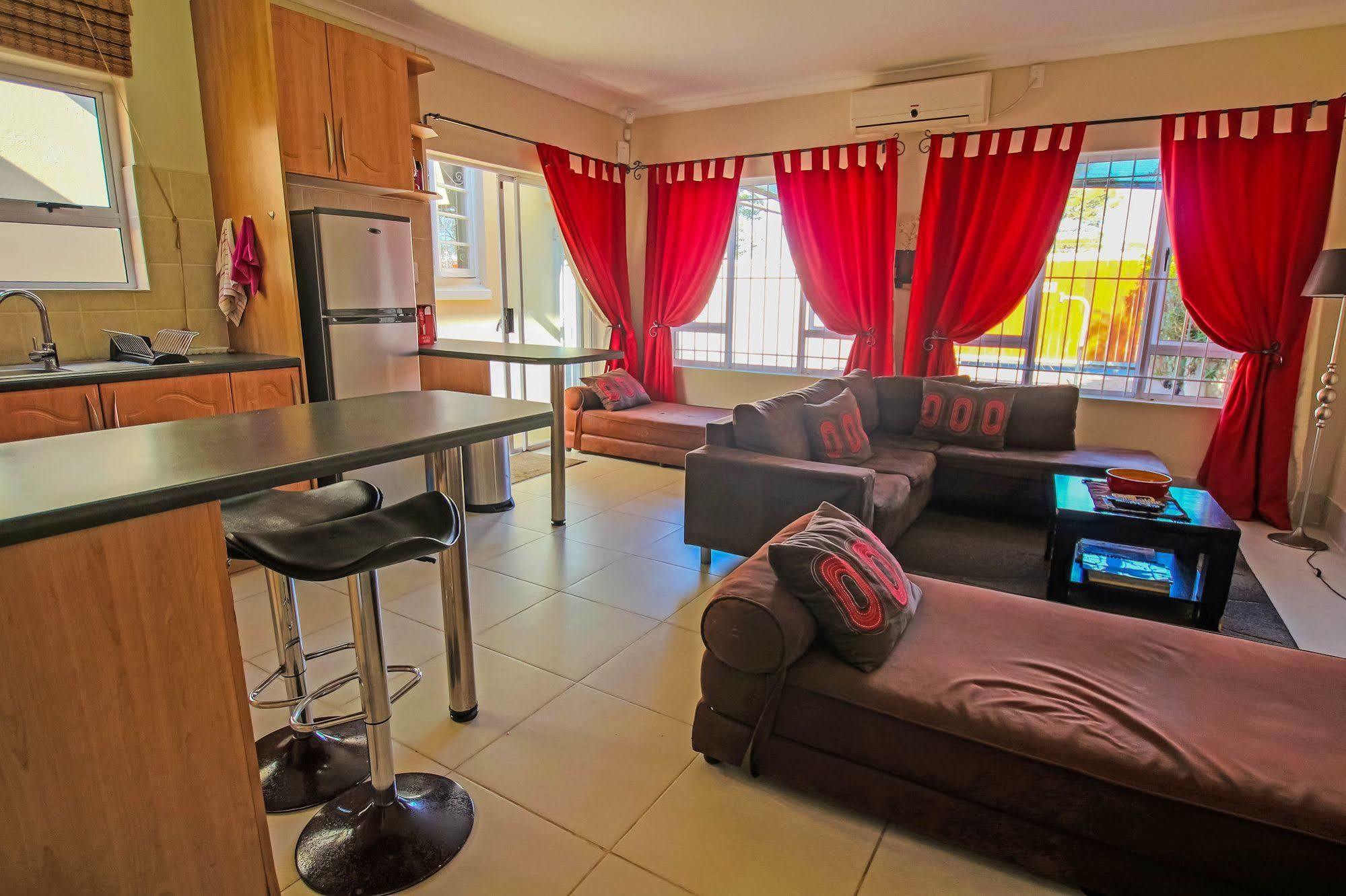 A&A Guesthouse Port Elizabeth Exterior foto