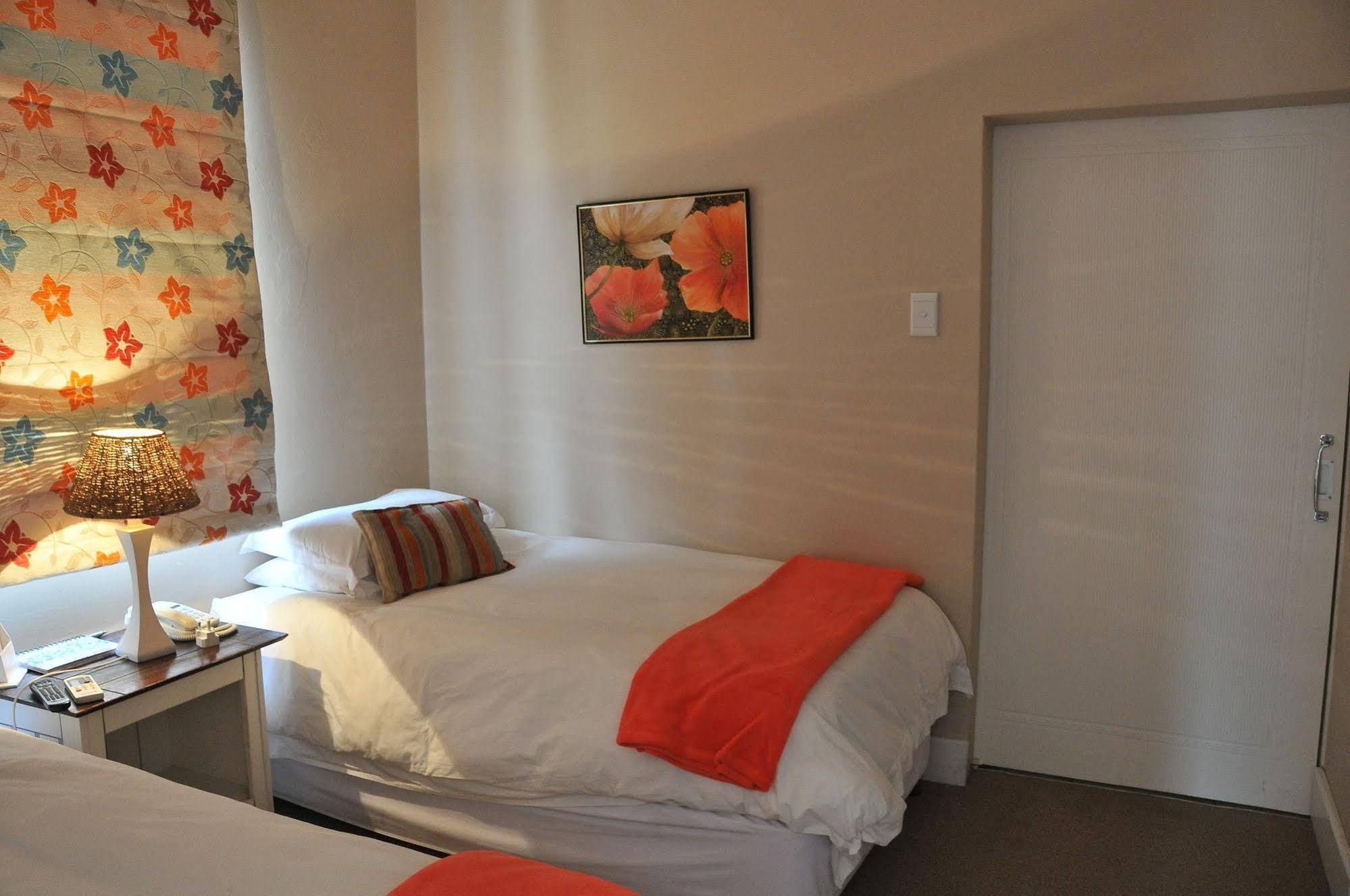 A&A Guesthouse Port Elizabeth Exterior foto
