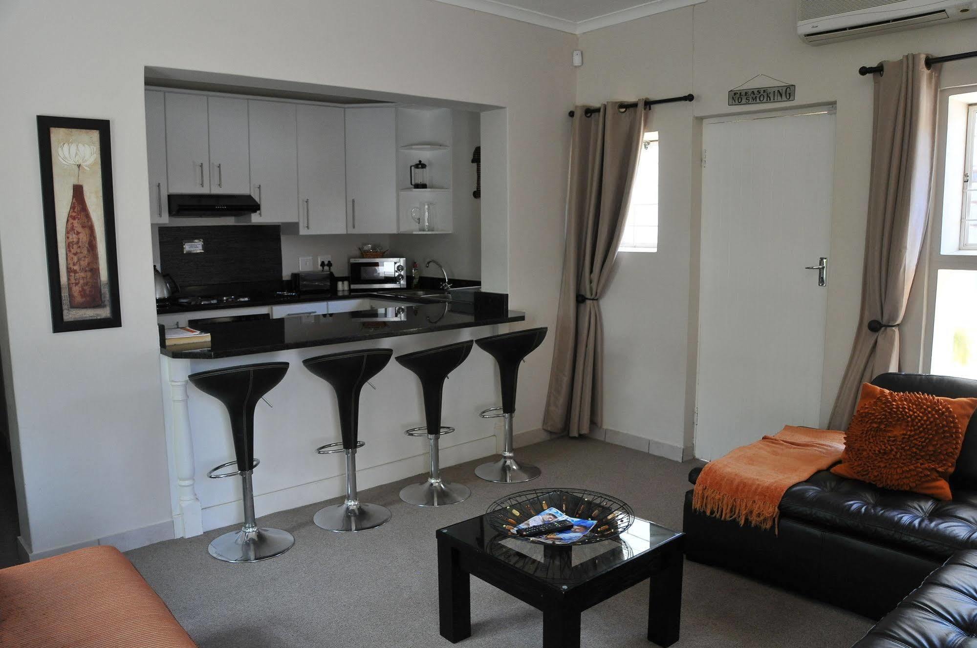 A&A Guesthouse Port Elizabeth Exterior foto